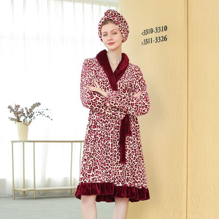 Leopard Printed Flannel Fabric Shawl Collar Bathrobe