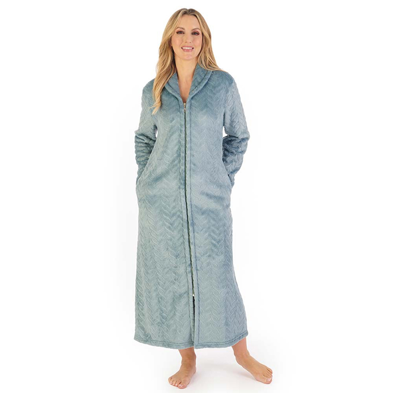Flannel women's bathrobe with zipper